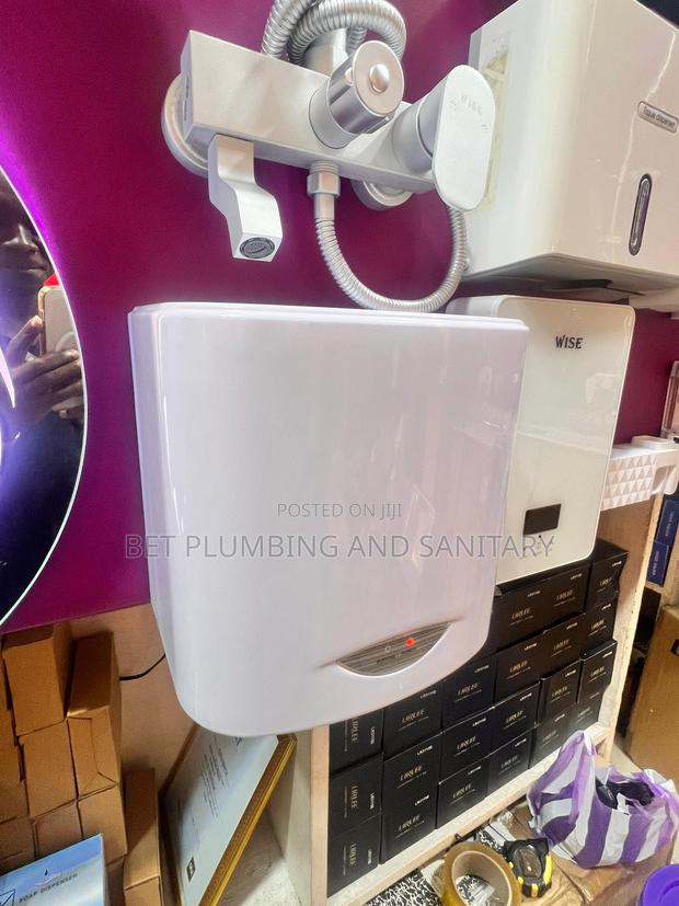 Automatic Hand Dryer · Photo 2