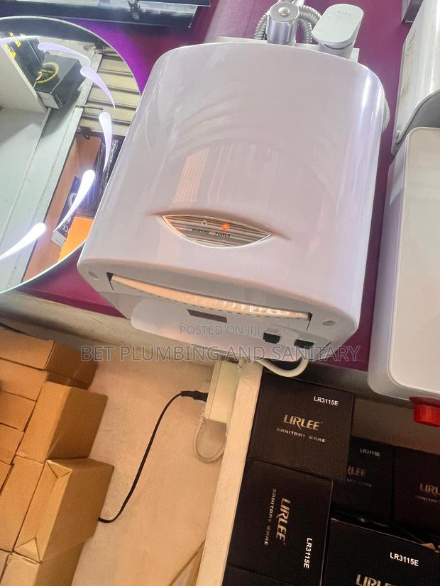 Automatic Hand Dryer · Photo 2