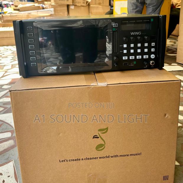 Behringer Wing Rack 48 - Channels Digital Mixer · Photo 1