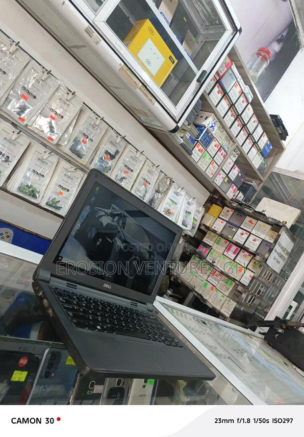 Laptop Dell Latitude 3320 4GB Intel HDD 500GB · Photo 2