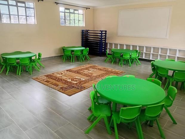 Preschool Table And Chairs · Photo 2