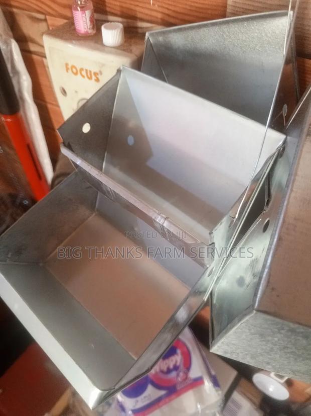 Metallic J Feeders · Photo 1