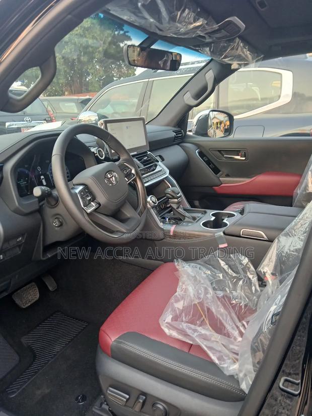 New Toyota Land Cruiser 1958 2025 Black · Photo 5