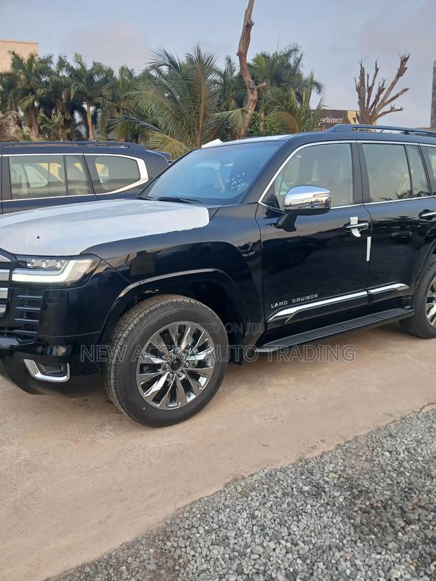 New Toyota Land Cruiser 1958 2025 Black · Photo 3