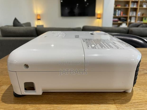 Epson Powerful Projector From Uk With Warranty (Free Delivery) · Photo 6