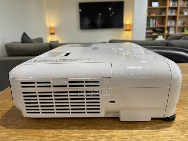 Epson Powerful Projector From Uk With Warranty (Free Delivery) · Photo 5