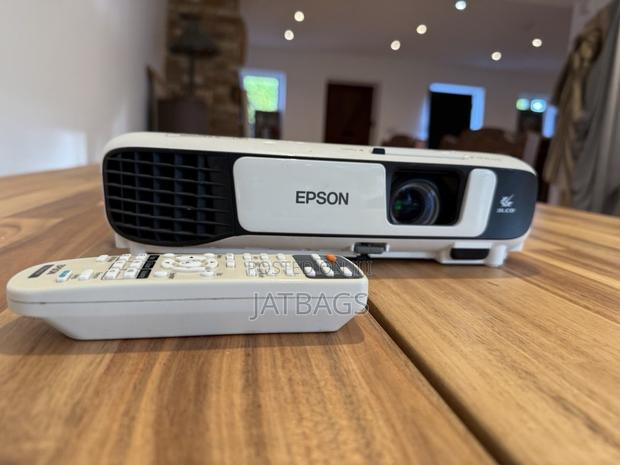 Epson Powerful Projector From Uk With Warranty (Free Delivery) · Photo 8