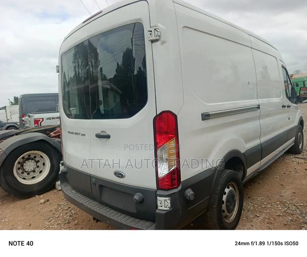 Ford Transit 2013 White · Photo 4