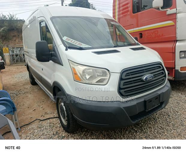 Ford Transit 2013 White · Photo 2