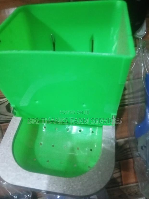 Plastic J Feeders · Photo 1