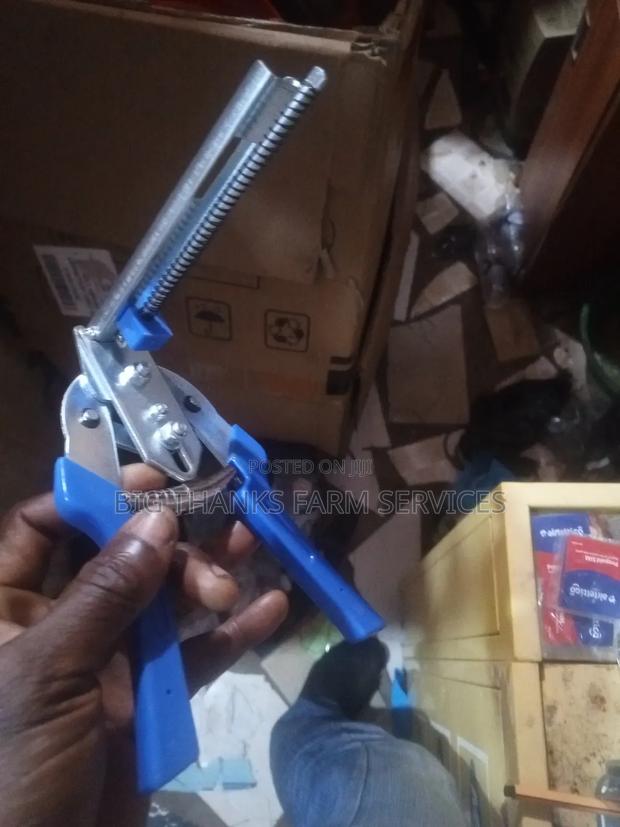 Mesh Pliers · Photo 2