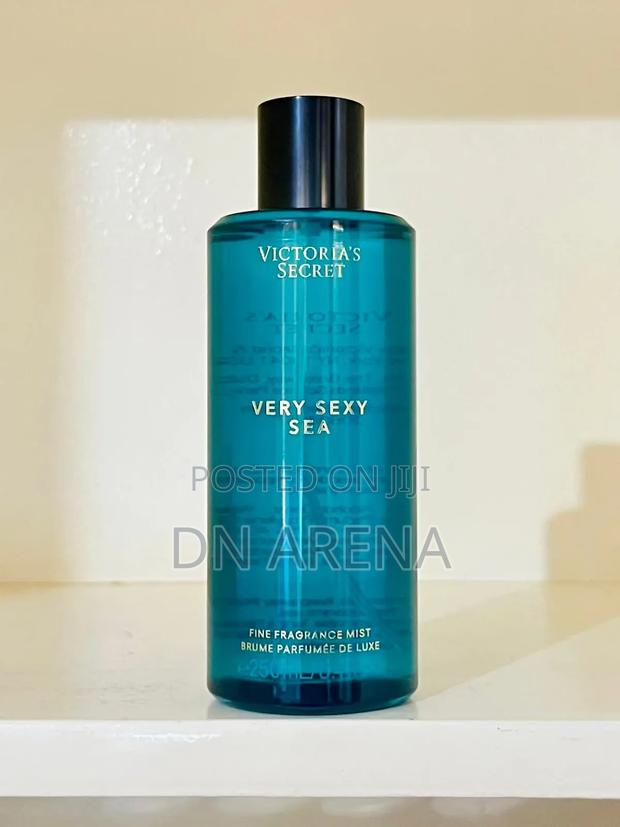 Victoria Secret Fine Fragrance Mist · Photo 3