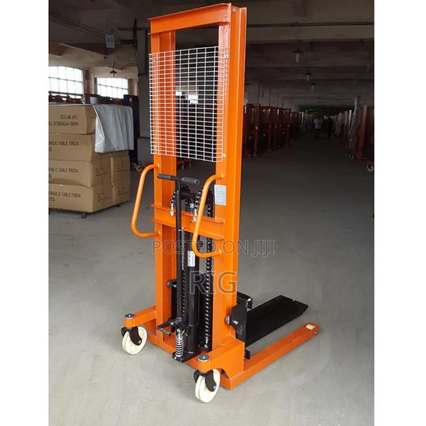 Manual Pallet Stacker 3 Ton · Photo 1