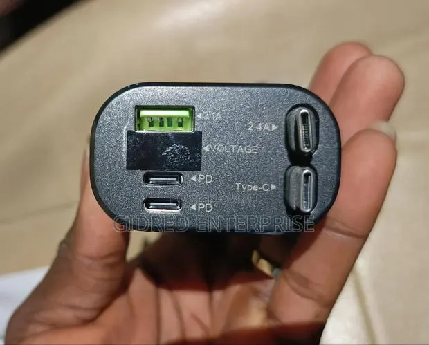 High Quality 5 in 1 Car Charger (2 Retractable Type C Cable) · Photo 1