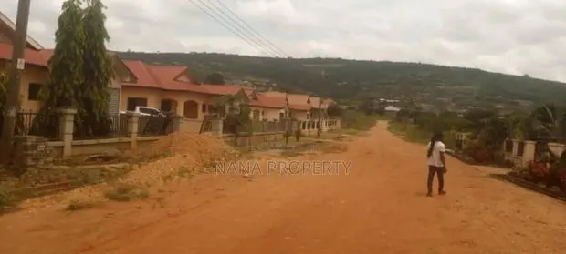 Fifty Plot of Land for Sale Located at Oyibi Bawaleshie · Photo 1
