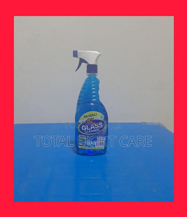 Glass Cleaner · Photo 2