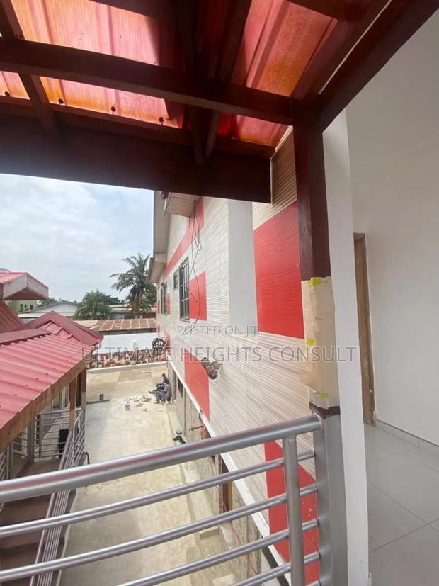 15 Bedrooms House for Sale at Kwashieman · Photo 4