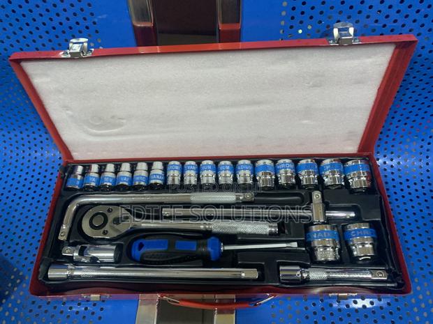 Metallic Case 24pcs Chrome Vanadium 1/2” Dr Socket Set · Photo 8