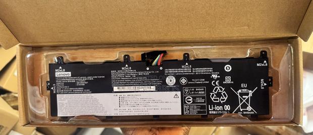 Original Lenovo Thinkpad Battery For P72/P73 - L17c6p52 · Photo 2