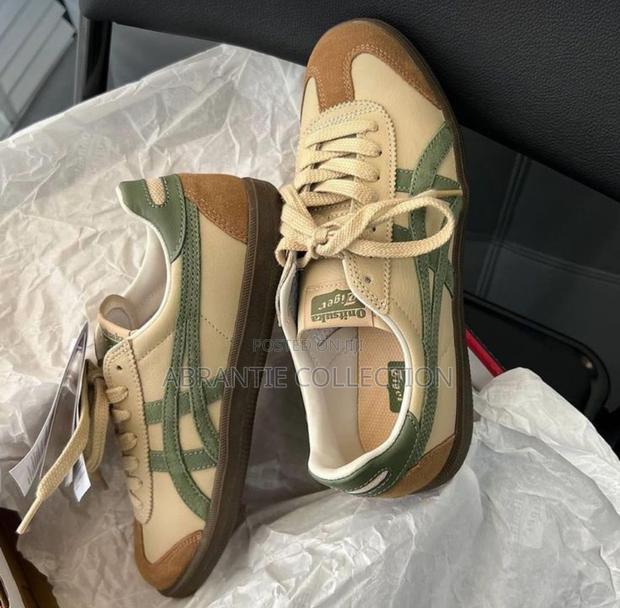 Ascis Onitsuka Tiger Sneaker Brown · Photo 2
