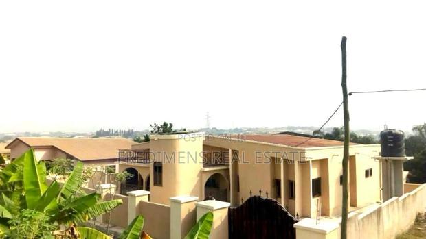 8bdrm House in Fredimens Real, Atwima Kwanwoma for sale · Photo 4
