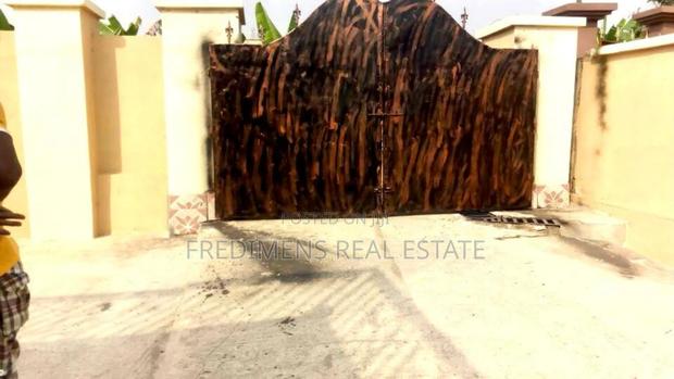 8bdrm House in Fredimens Real, Atwima Kwanwoma for sale · Photo 5