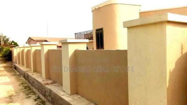 8bdrm House in Fredimens Real, Atwima Kwanwoma for sale · Photo 6