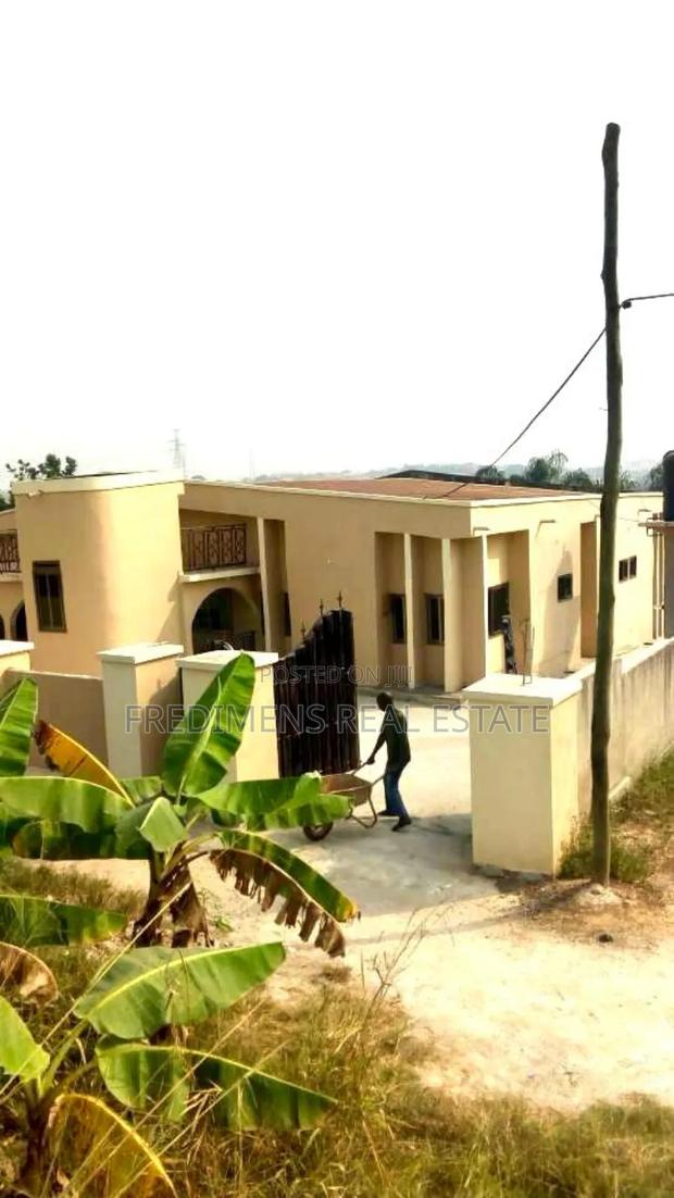 8bdrm House in Fredimens Real, Atwima Kwanwoma for sale · Photo 7