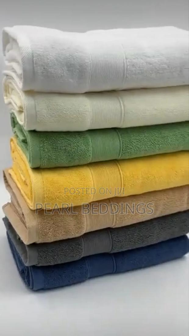 Premium Quality High Grade 100% Cotton Bath Towel Available In Colors · Photo 1