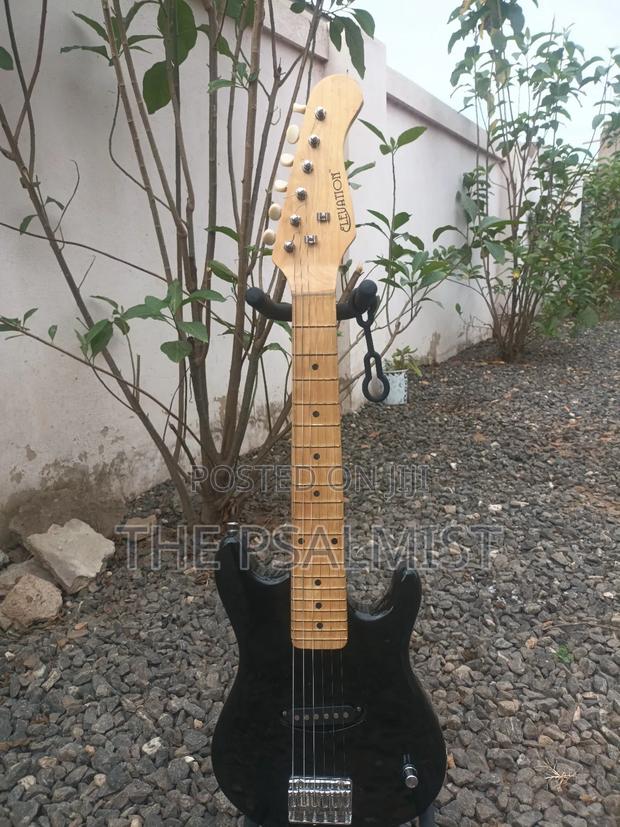 Elevation Mini Electric Guitar · Photo 1