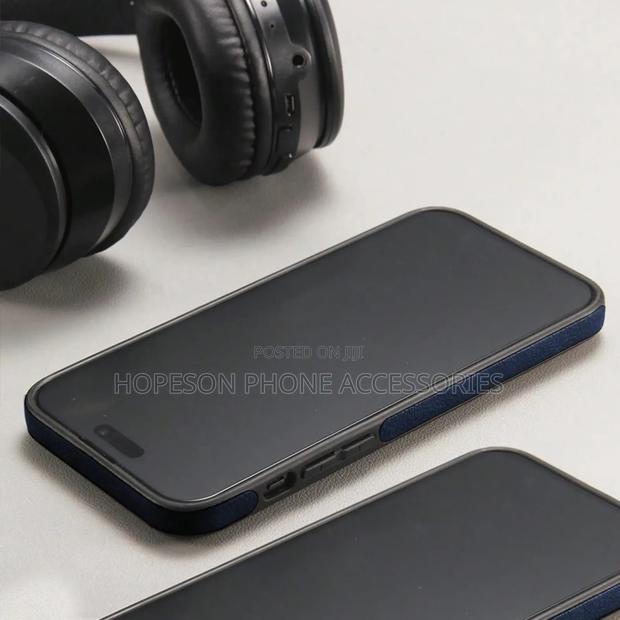 iPhone Quality Leather Cases With Kick - Stand · Photo 4