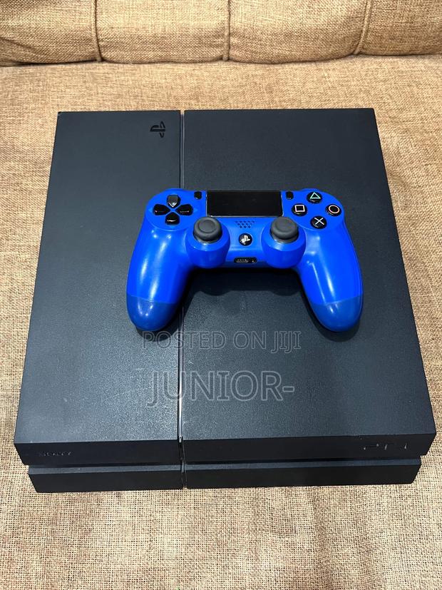 Ps4 Installed With Current Games FC27 and 10 More Games · Photo 1