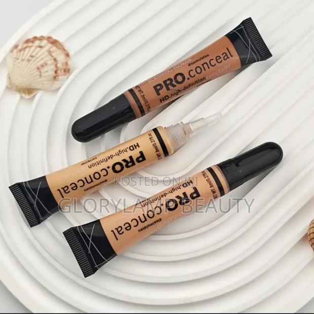 Pro Concealer · Photo 1