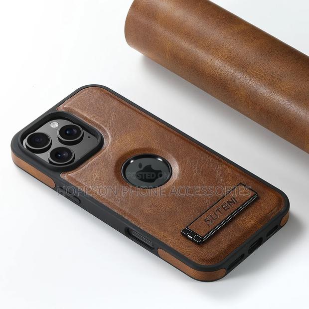 iPhone Leather Case, Magsafe Wireless Charging Support and Kick-Stand · Photo 5
