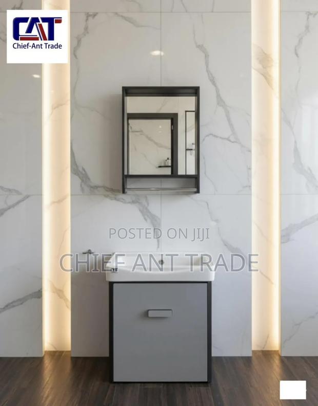 Cabinet Basin Small 43 · Photo 1