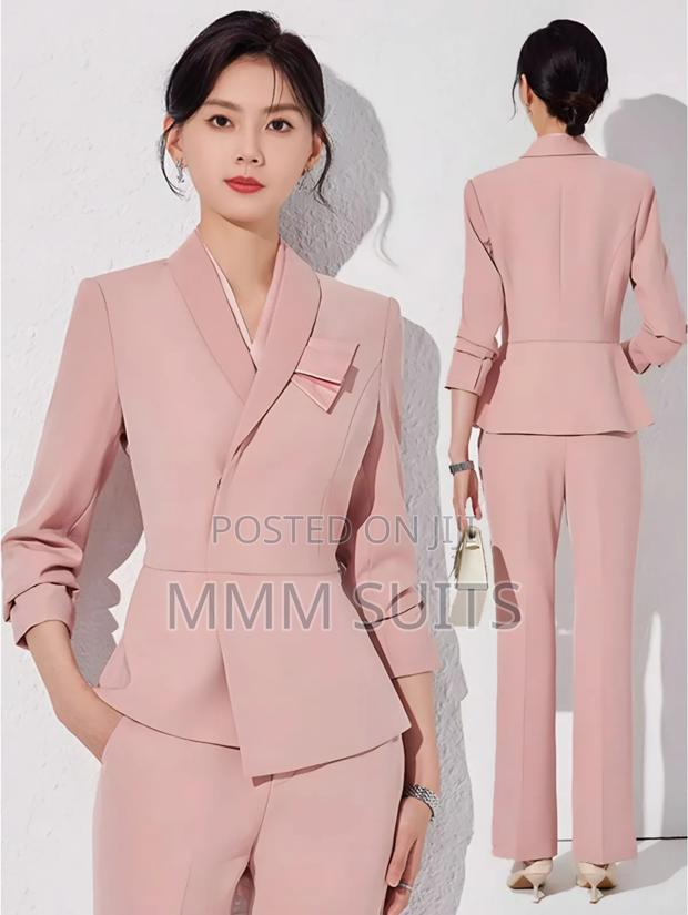 Stylish Ladies 2-Piece Suit for Both Formal and Casual Wears · Photo 1
