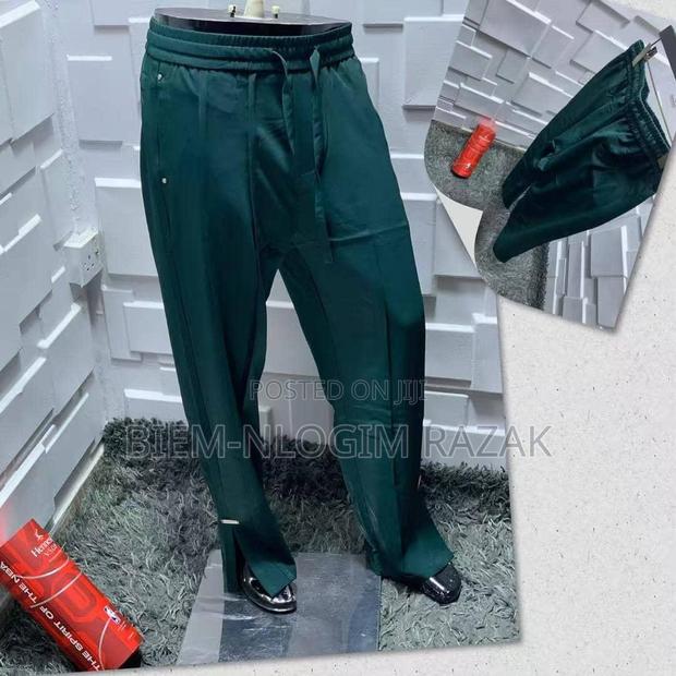 High Quality Plain Joggers Available in Stock · Photo 2