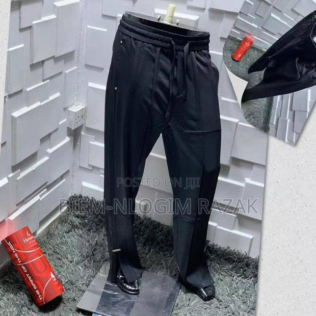 High Quality Plain Joggers Available in Stock · Photo 3