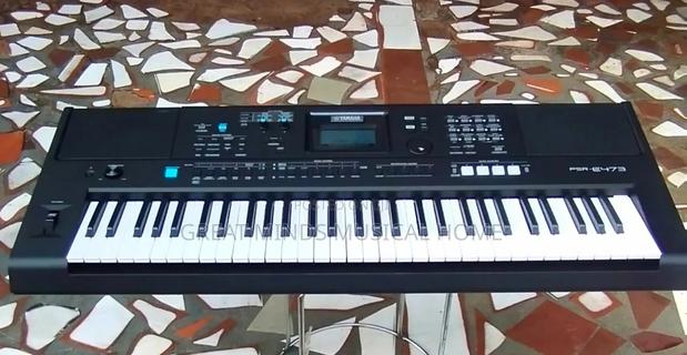 Yamaha E473 Professional Keyboard · Photo 2
