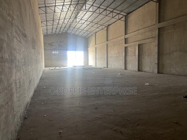500 SQM Warehouse · Photo 3