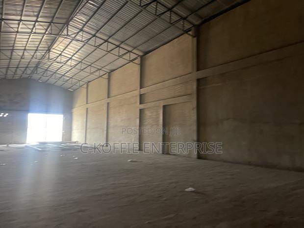 500 SQM Warehouse · Photo 2