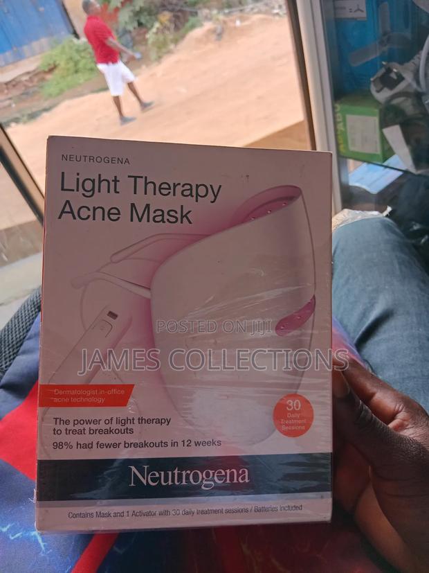 Neutrogena Light Therapy Acne Treatment Face Mask, · Photo 4