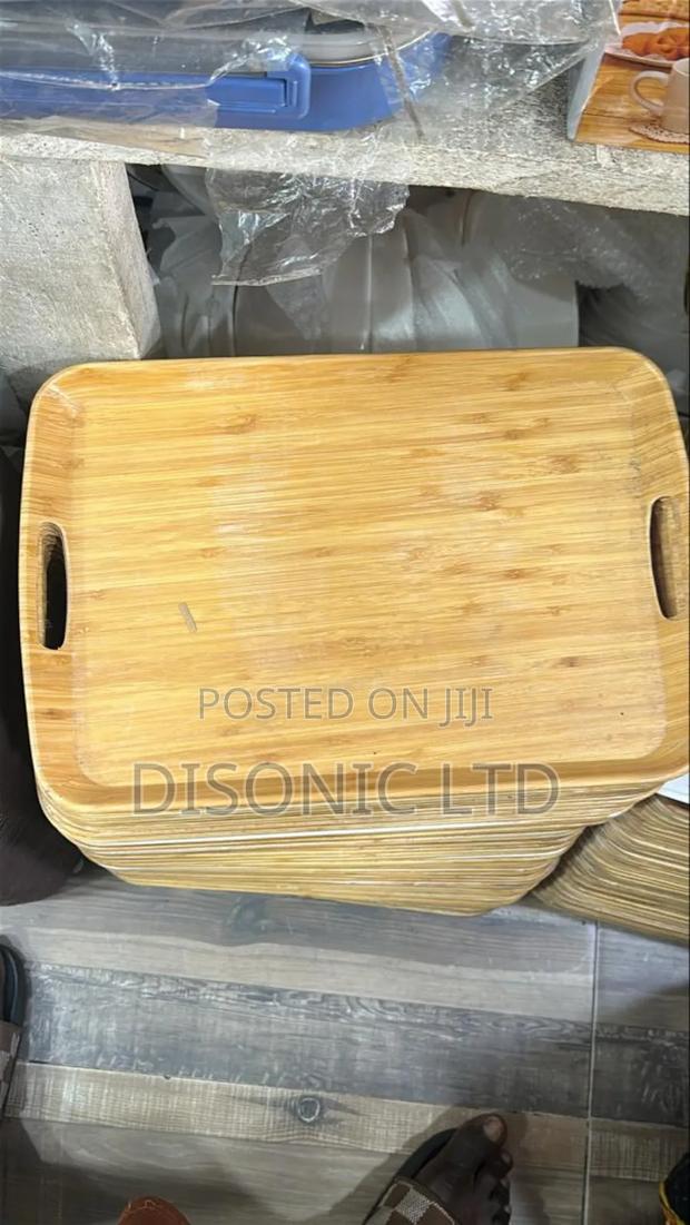 Plastic Serving Trays · Photo 1
