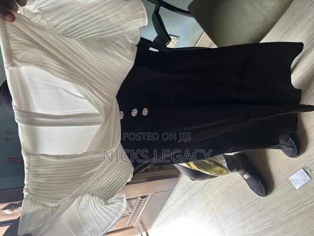 White /Black Dress · Photo 3