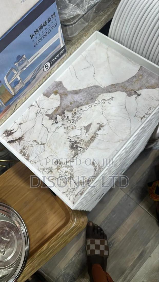 Plastic Serving Trays · Photo 2