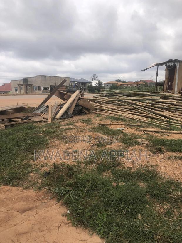 Plots Of Land Is On Sales At Lakeroad On Main Road · Photo 4