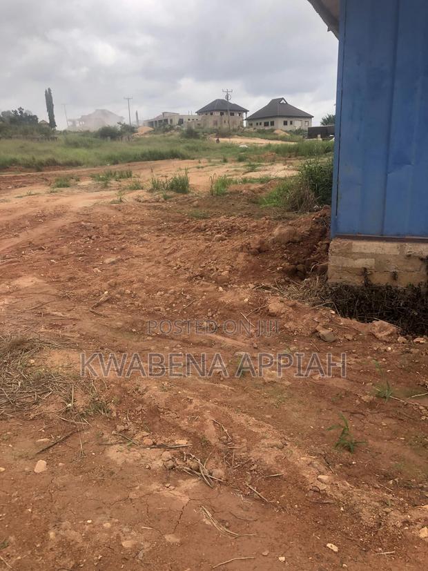 Plots Of Land Is On Sales At Lakeroad On Main Road · Photo 7