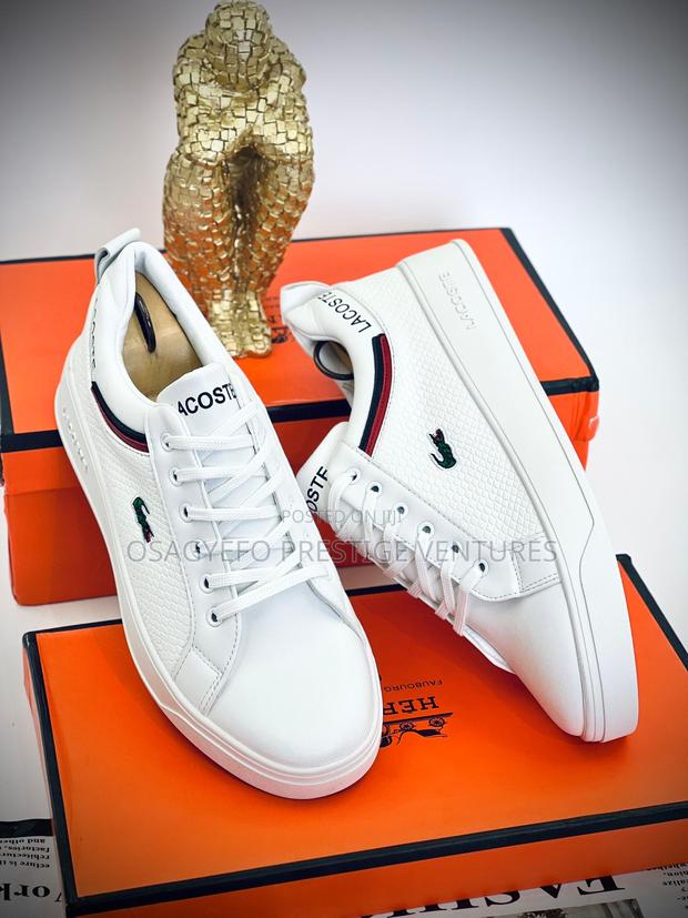 Lacoste All White Sneaker · Photo 1