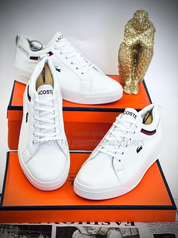 Lacoste All White Sneaker · Photo 4