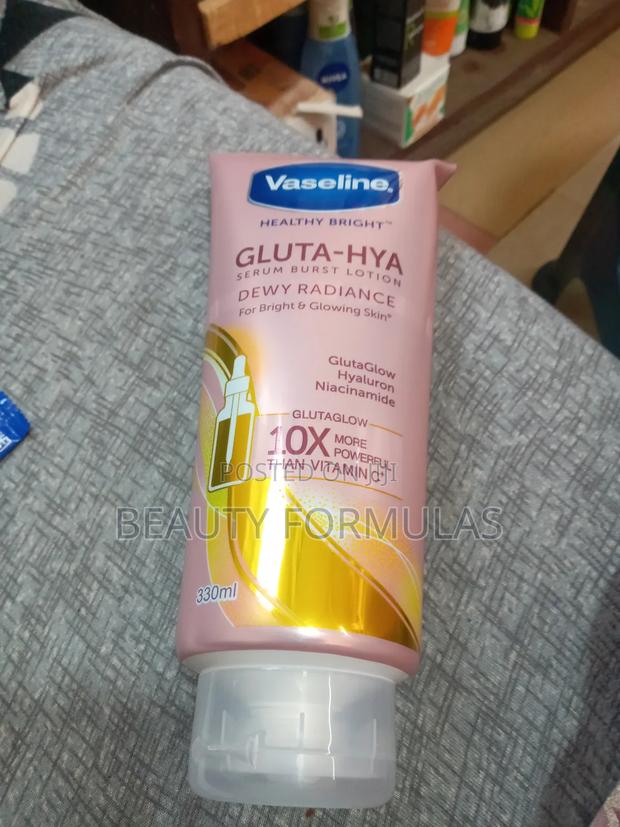 Vaseline Gluta Hya Lotions · Photo 1
